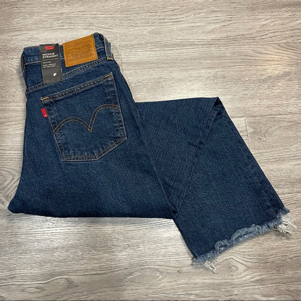Levi’s Premium Wedgie Straight Jeans